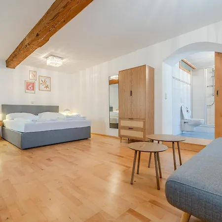 Whats-app Self-check-in - House Apartment