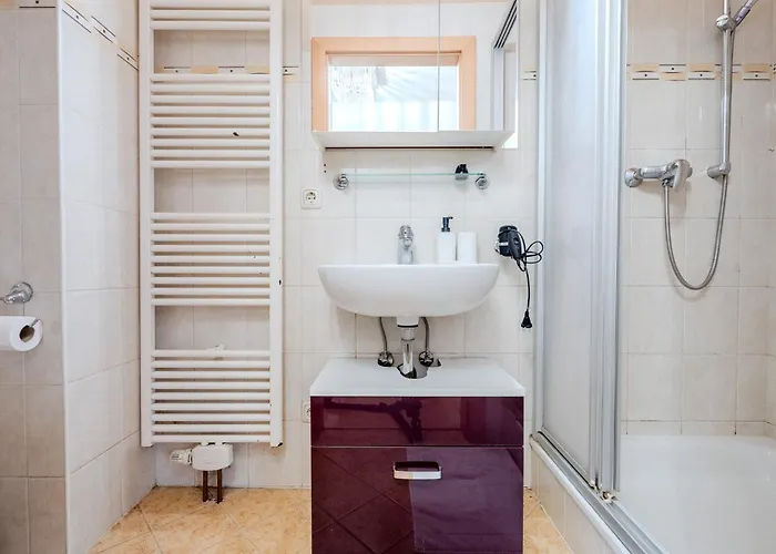 Apartment Whats-app Self-check-in - House