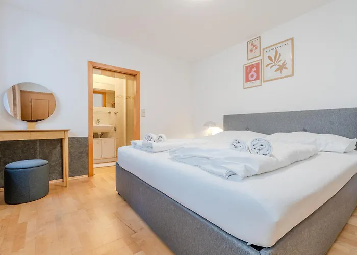 Whats-app Self-check-in - House Apartment