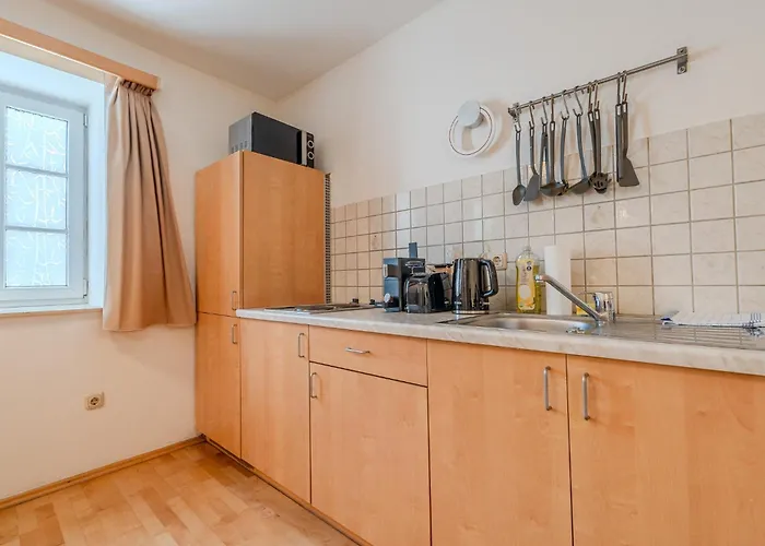 Whats-app Self-check-in - House Apartment