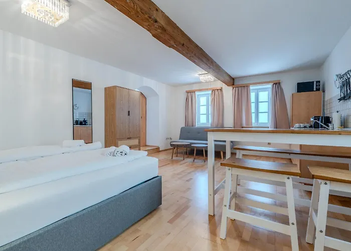 Whats-app Self-check-in - House Apartment